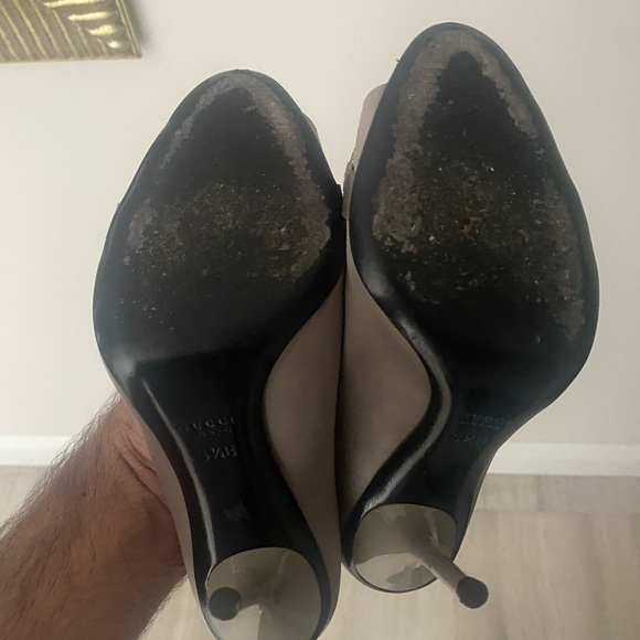 Gucci Crystal satin grey peep pump - Picture 2 of 2